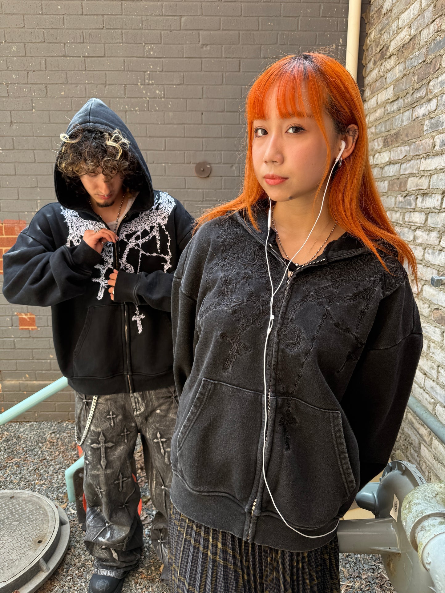 Breaking Chains Zip-up (Black/Black)