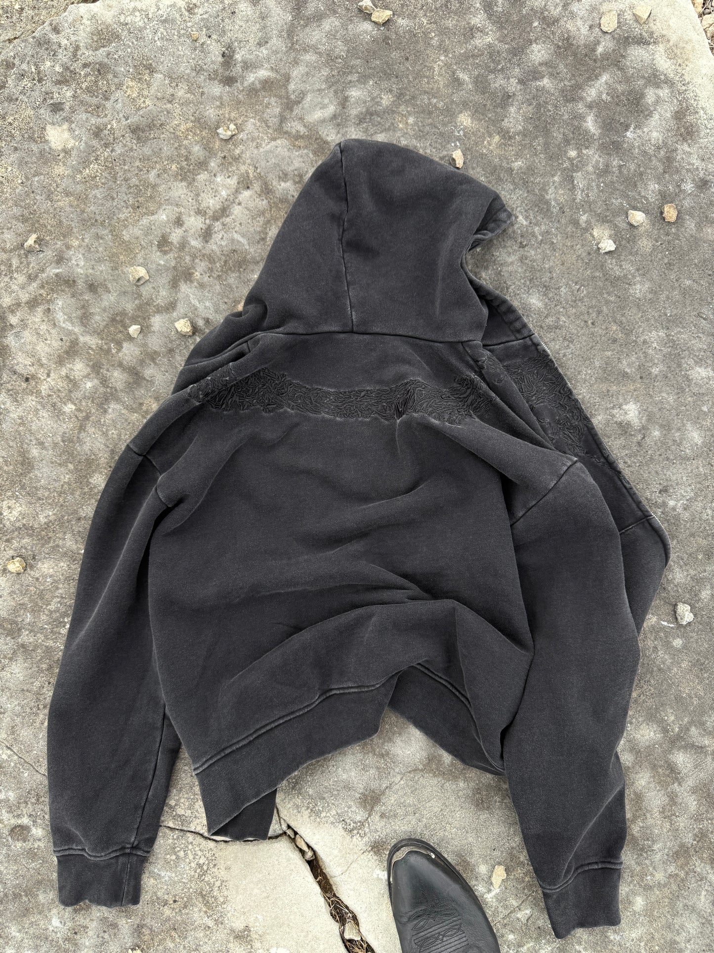 Breaking Chains Zip-up (Black/Black)